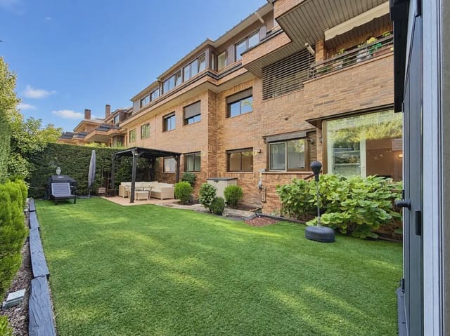 3 slaapkamer Flat te koop in Las Rozas de Madrid met zwembad garage - € 770.000 (Ref: 10179404)