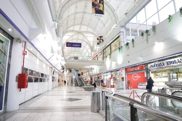 Commercial for sale in Fuenlabrada - € 92,500 (Ref: 6665621)