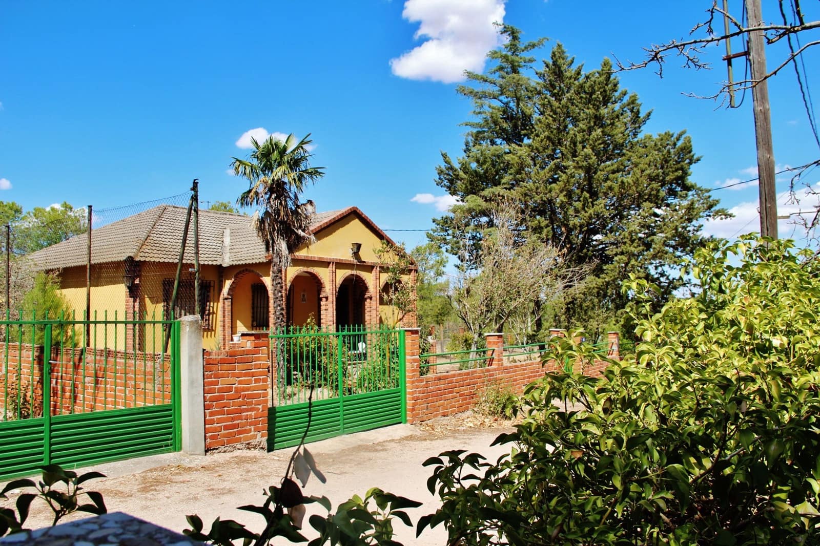 5 bedroom Finca/Country House for sale in Villafranca de los Caballeros with garage - € 190,000 (Ref: 6665629)