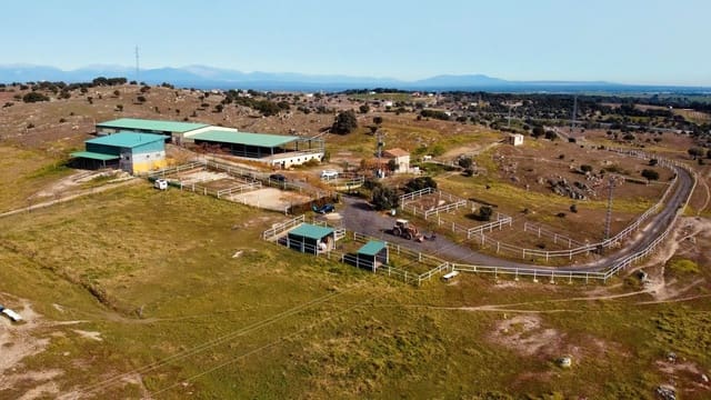 2 bedroom Finca/Country House for sale in Toledo city with pool garage - € 670,000 (Ref: 6665791)