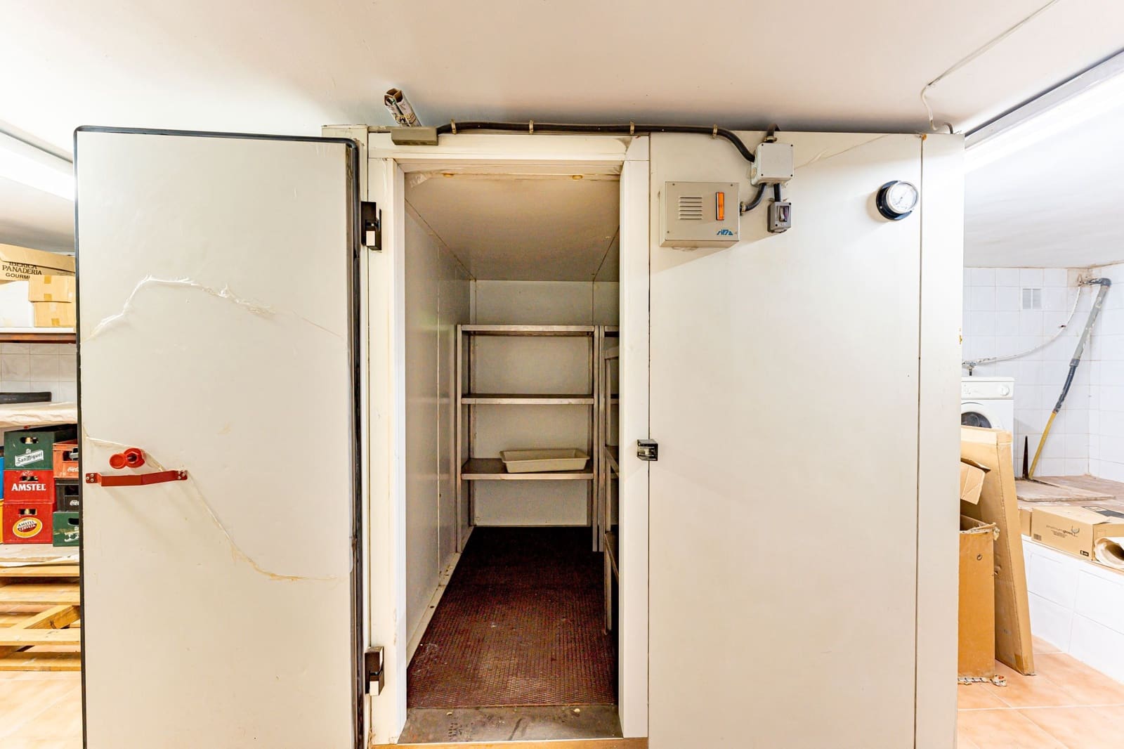 Erhverv til salg i Fuenlabrada - € 465.000 (Ref: 7009287)