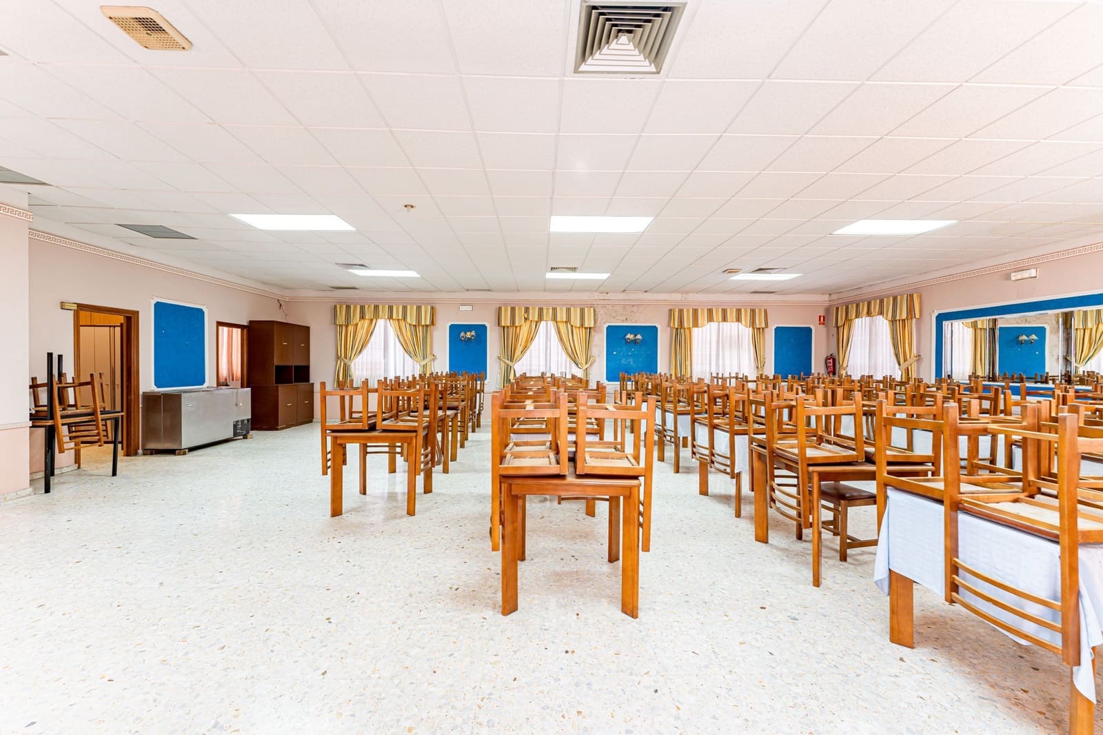 Erhverv til salg i Fuenlabrada - € 465.000 (Ref: 7009287)