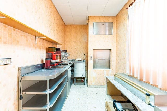 Commercial for sale in Fuenlabrada - € 465,000 (Ref: 7009287)