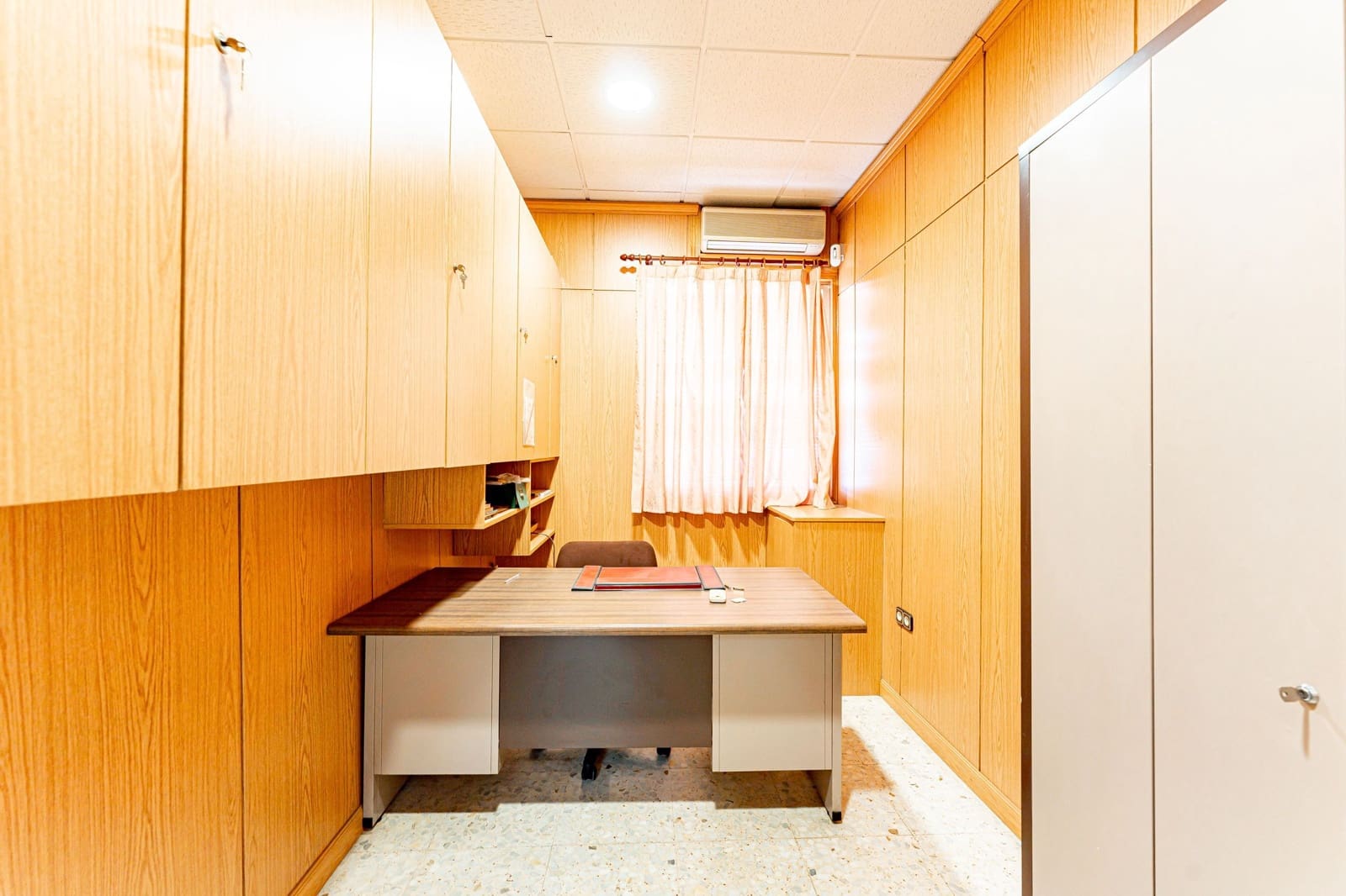 Erhverv til salg i Fuenlabrada - € 465.000 (Ref: 7009287)