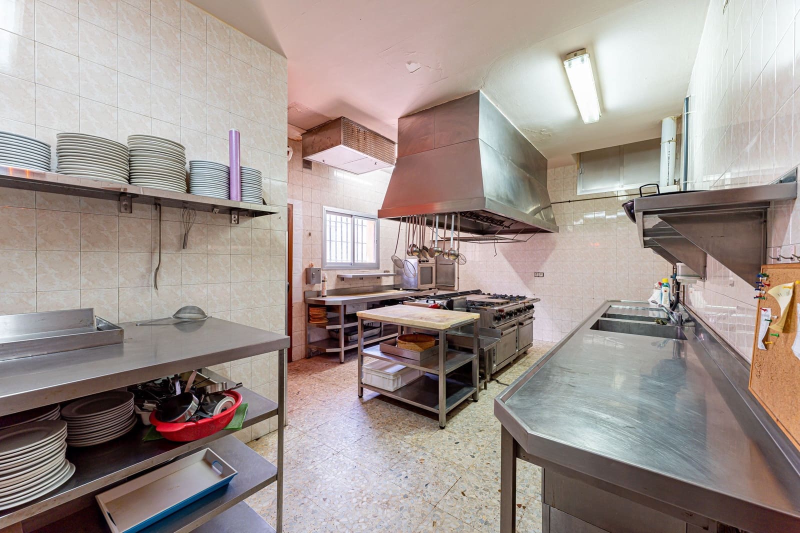 Erhverv til salg i Fuenlabrada - € 465.000 (Ref: 7009287)