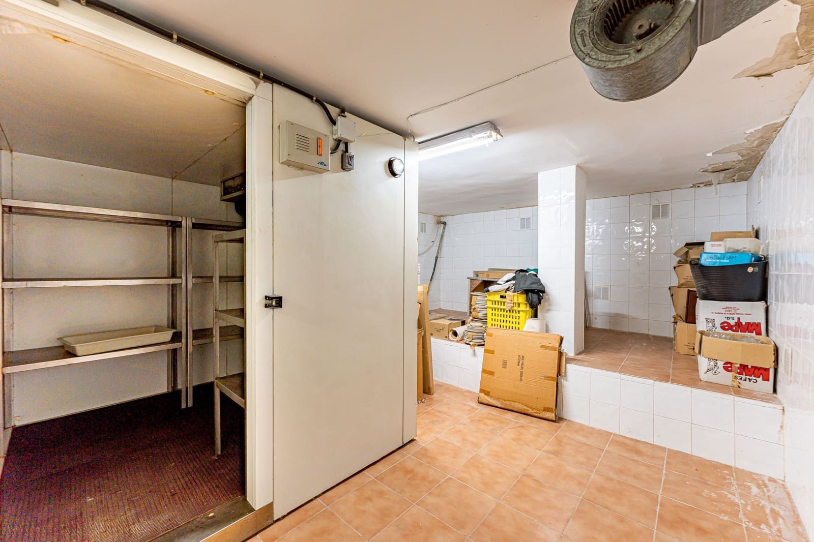 Erhverv til salg i Fuenlabrada - € 465.000 (Ref: 7009287)