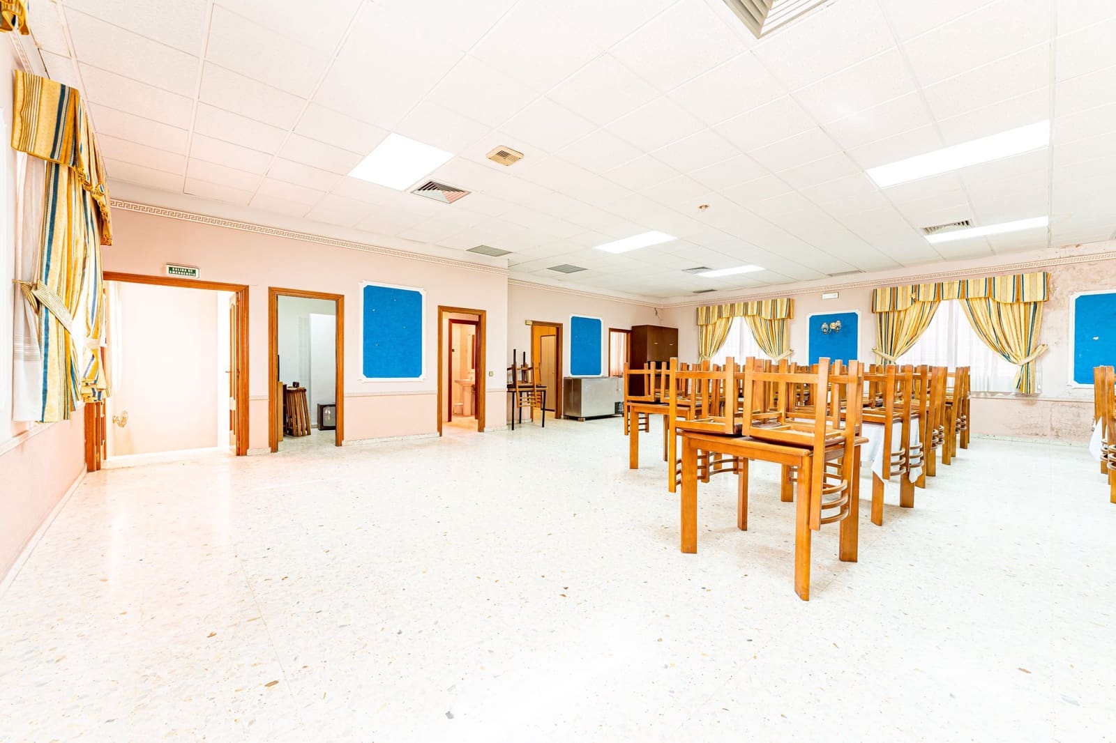 Erhverv til salg i Fuenlabrada - € 465.000 (Ref: 7009287)