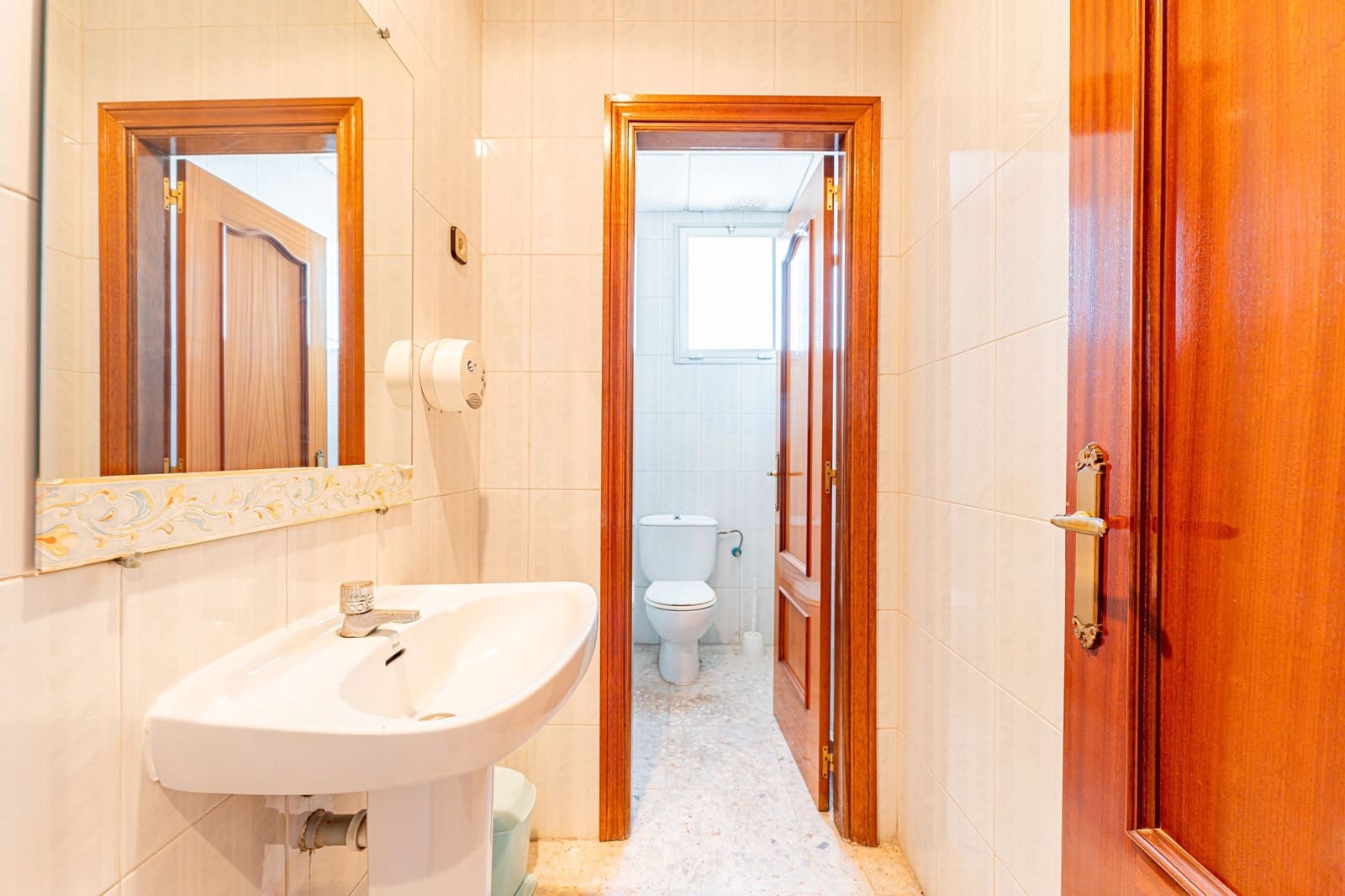 Erhverv til salg i Fuenlabrada - € 465.000 (Ref: 7009287)