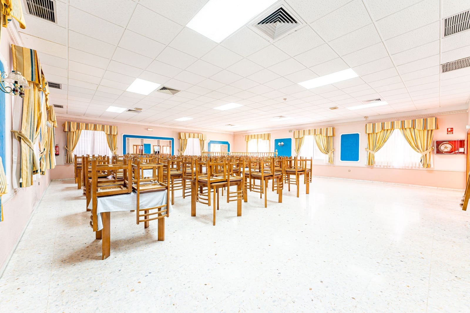 Erhverv til salg i Fuenlabrada - € 465.000 (Ref: 7009287)