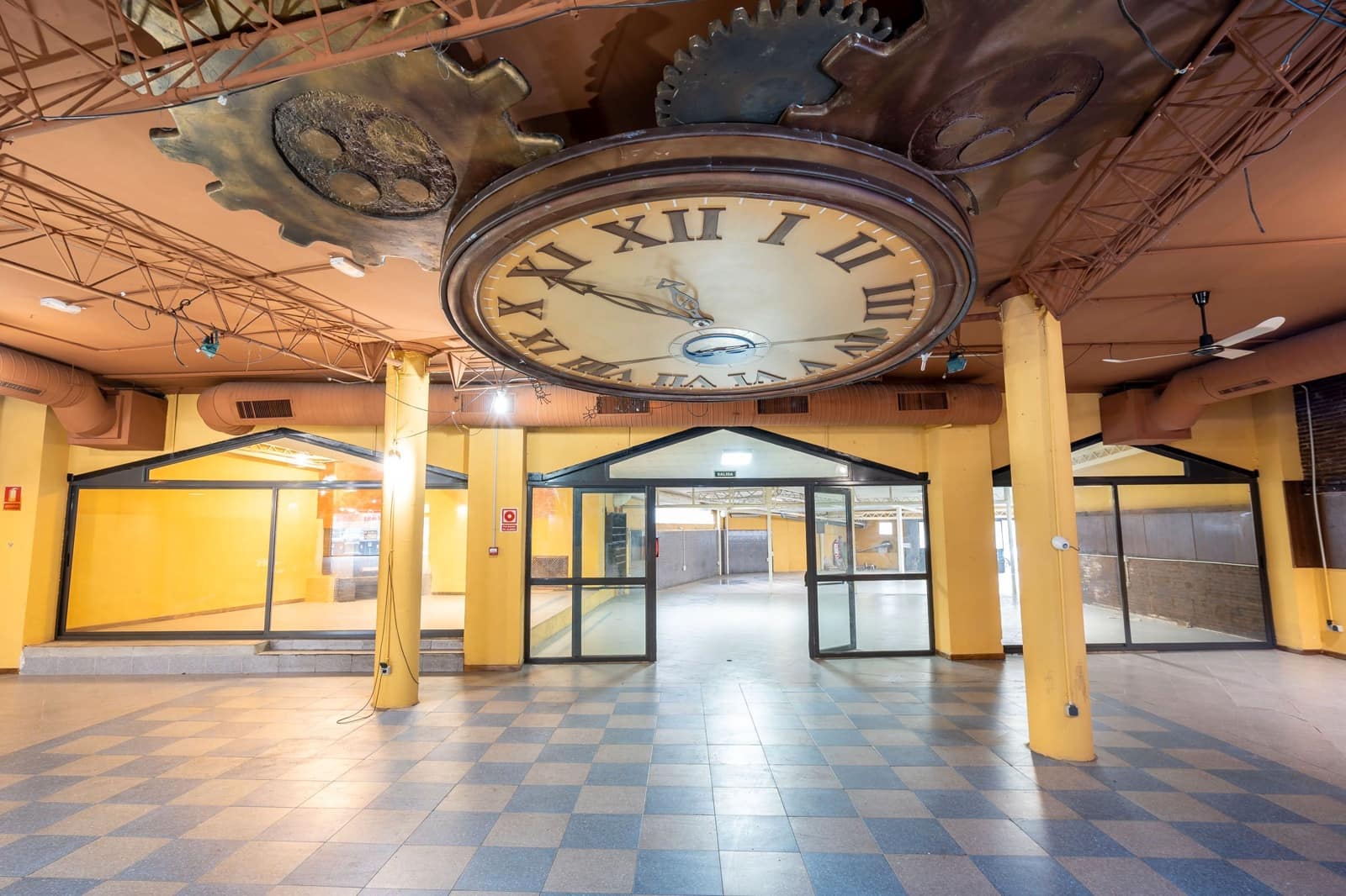 Erhverv til salg i Collado Villalba - € 1.980.000 (Ref: 7513079)