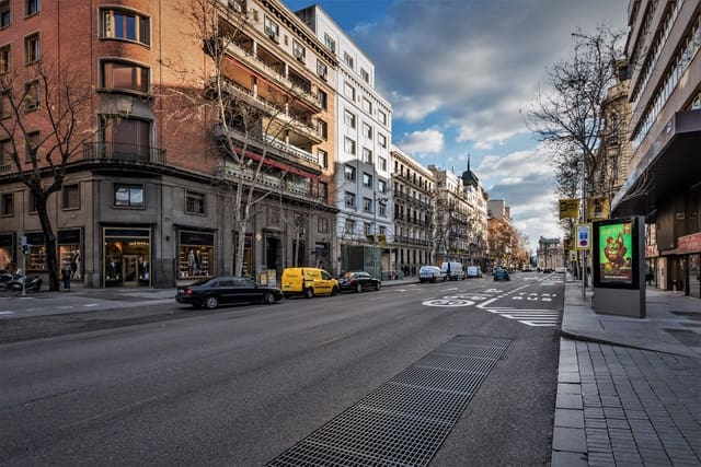 Commercial for sale in Castellana, Madrid city - € 5,000,000 (Ref: 7590349)