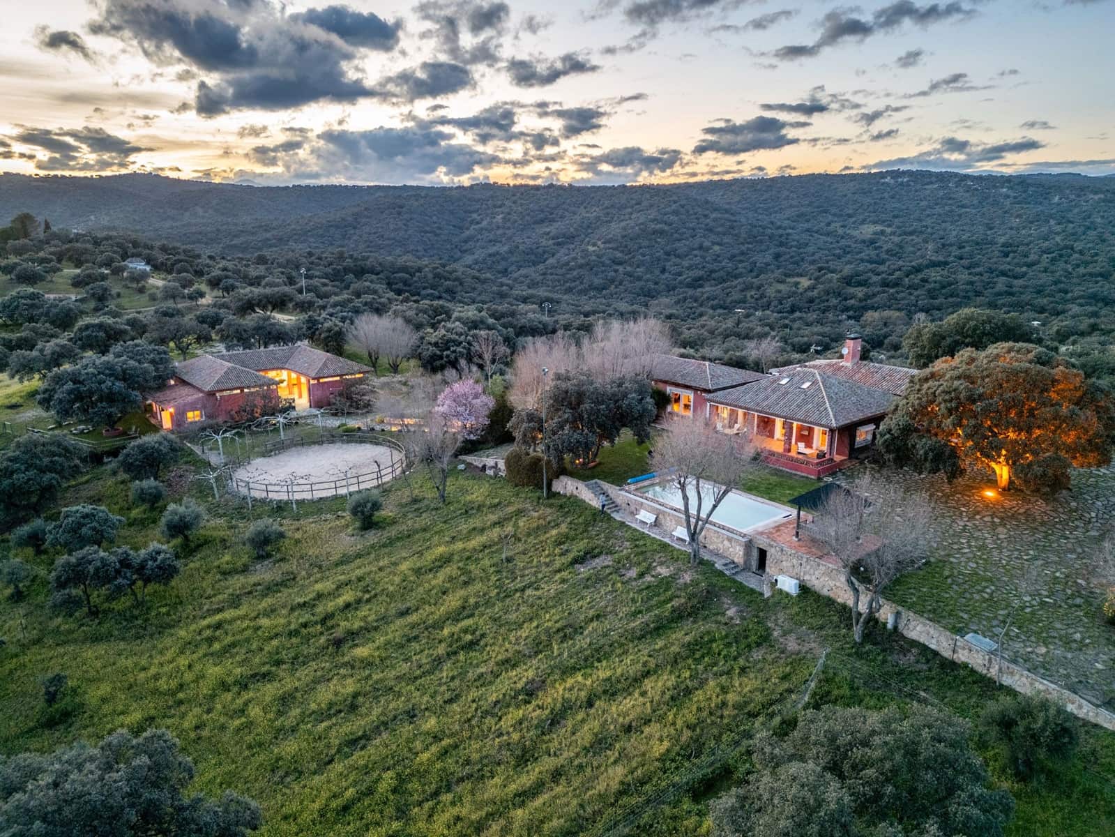 Finca/Casa Rural de 5 habitaciones en Chapinería en venta con piscina garaje - 2.500.000 € (Ref: 8129084)