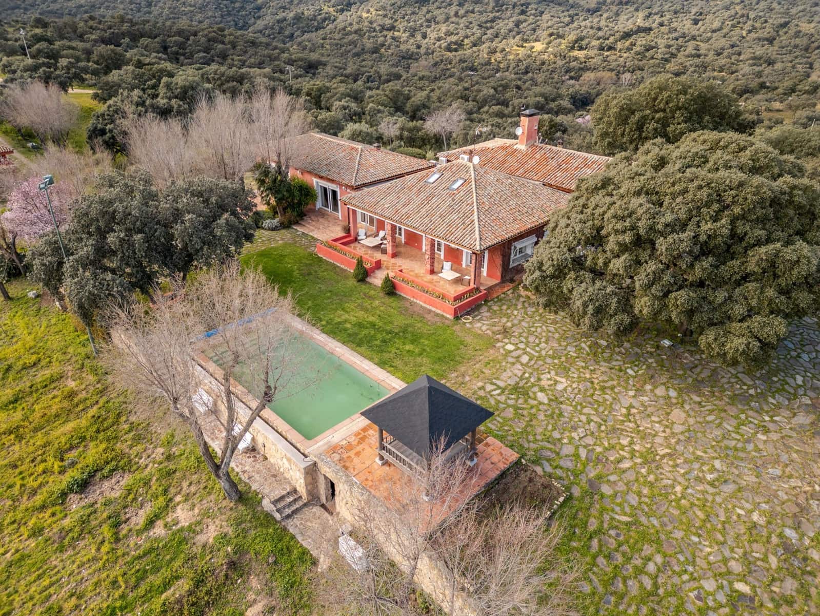 Finca/Casa Rural de 5 habitaciones en Chapinería en venta con piscina garaje - 2.500.000 € (Ref: 8129084)