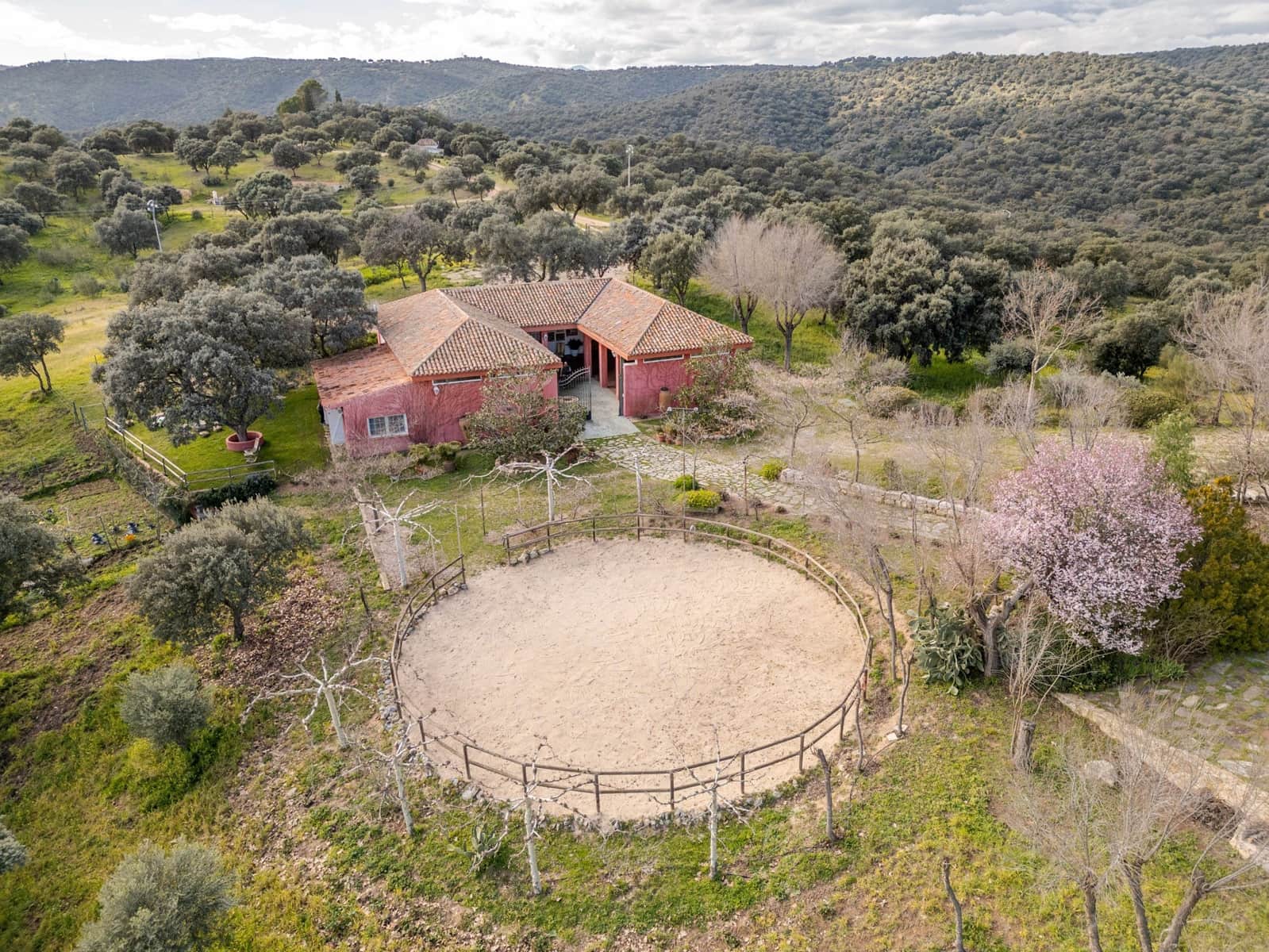 Finca/Casa Rural de 5 habitaciones en Chapinería en venta con piscina garaje - 2.500.000 € (Ref: 8129084)