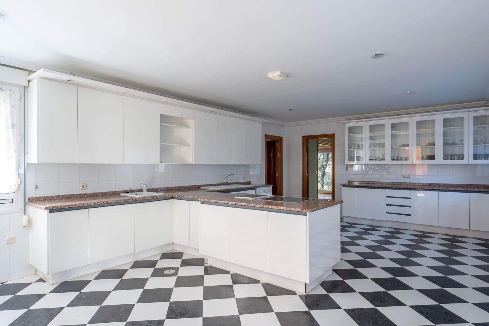 7 bedroom Villa for sale in Colmenarejo with pool garage - € 1,790,000 (Ref: 8194810)