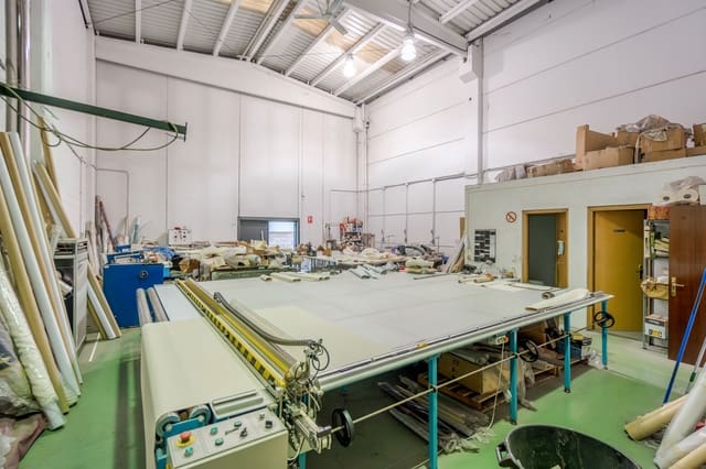 Commercieel te koop in Rivas-Vaciamadrid - € 600.000 (Ref: 8206413)