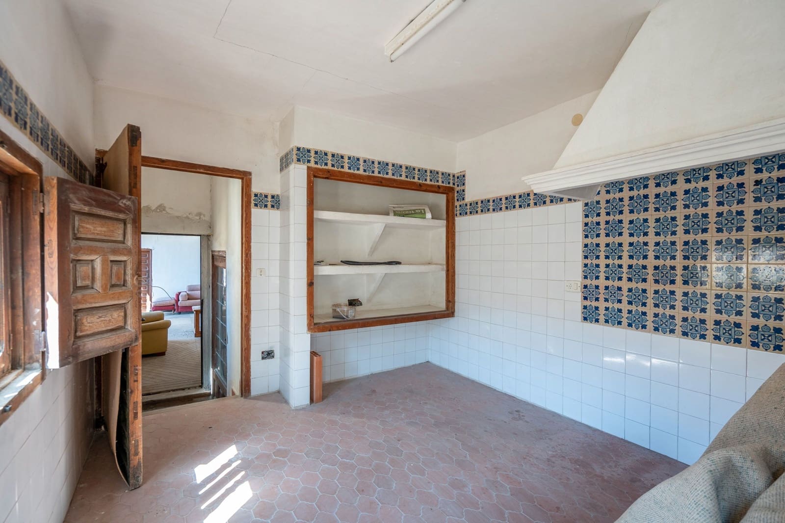 21 bedroom Hotel for sale in Yepes - € 500,000 (Ref: 8273948)