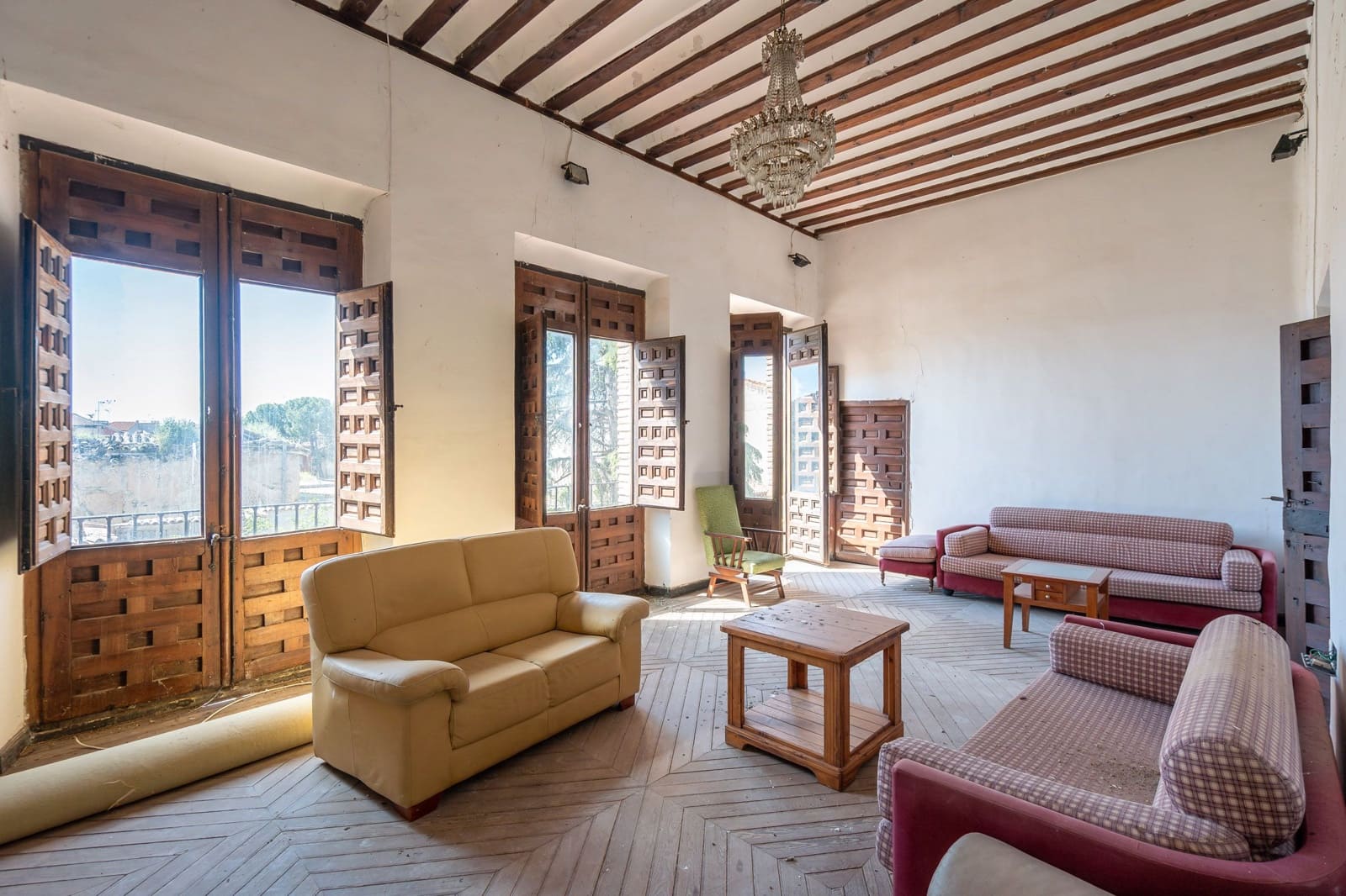 21 bedroom Hotel for sale in Yepes - € 500,000 (Ref: 8273948)