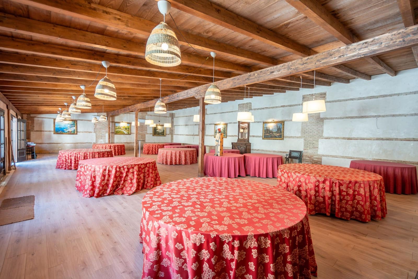 21 bedroom Hotel for sale in Yepes - € 500,000 (Ref: 8273948)