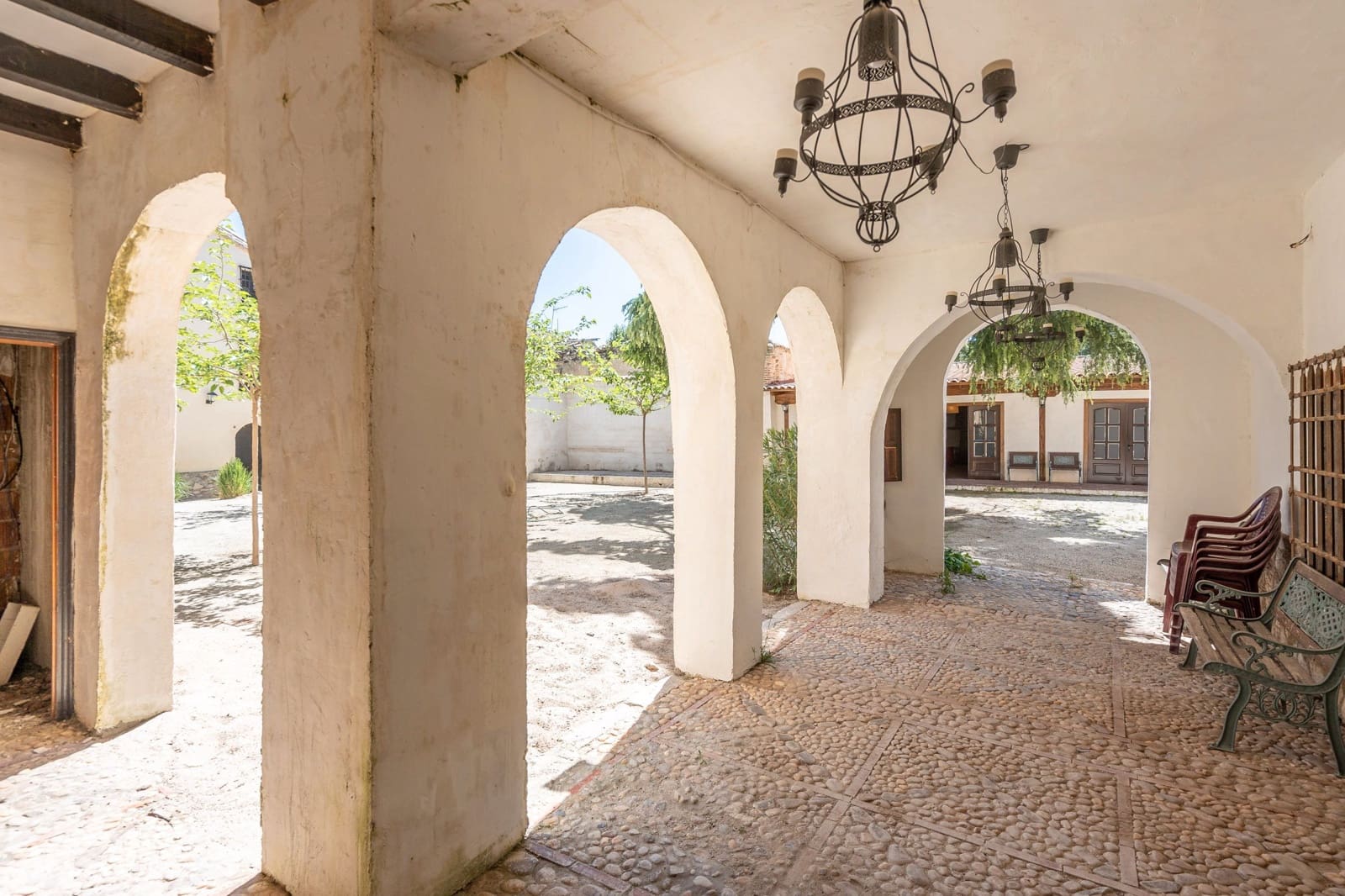 21 bedroom Hotel for sale in Yepes - € 500,000 (Ref: 8273948)