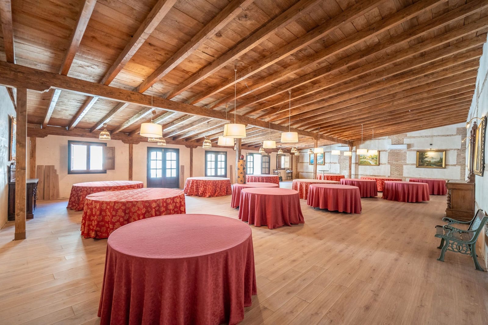 21 bedroom Hotel for sale in Yepes - € 500,000 (Ref: 8273948)