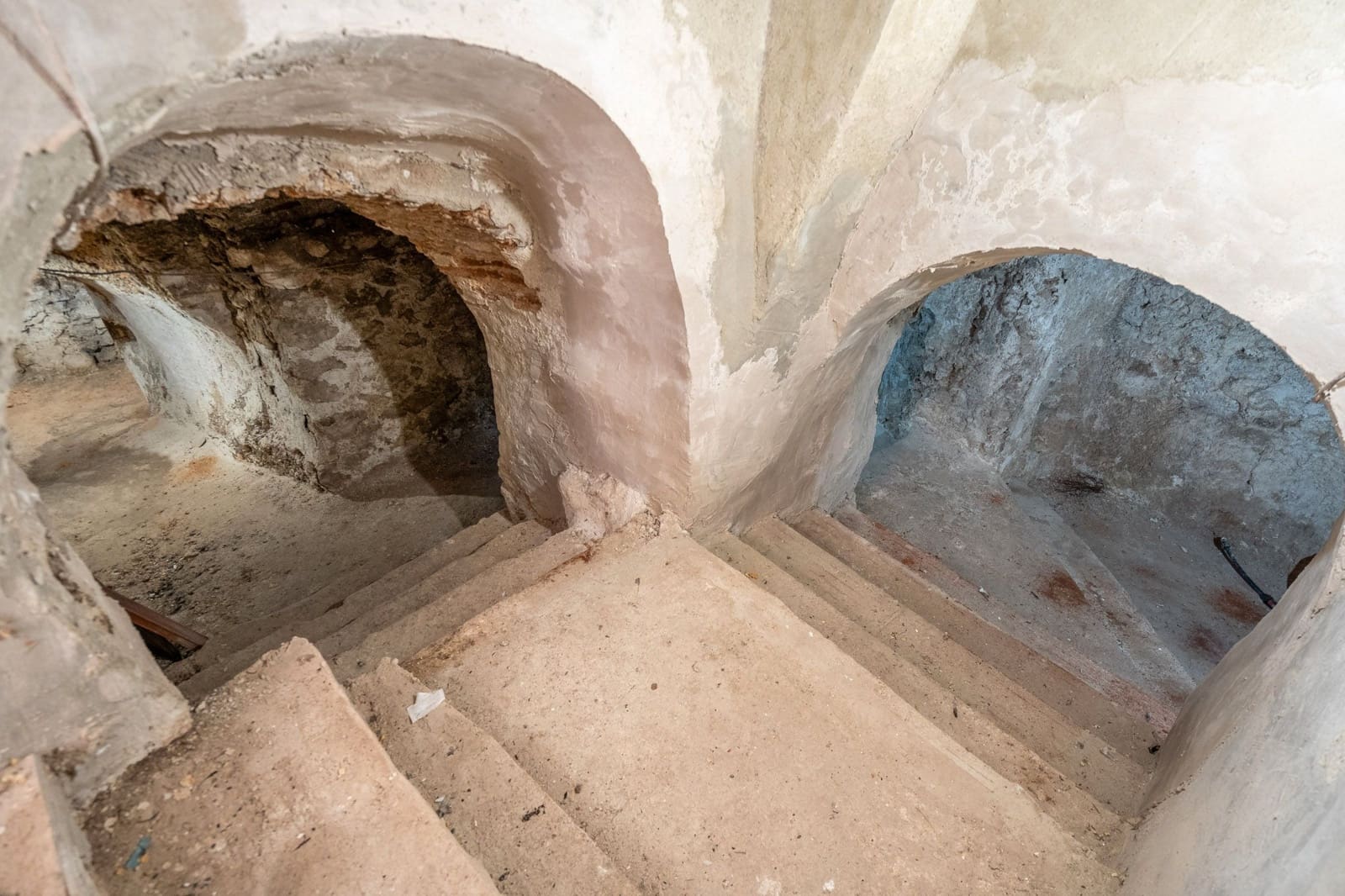 21 bedroom Hotel for sale in Yepes - € 500,000 (Ref: 8273948)