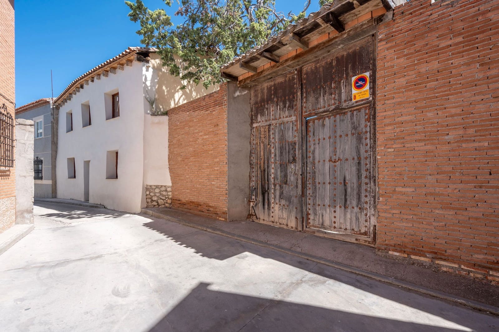 21 bedroom Hotel for sale in Yepes - € 500,000 (Ref: 8273948)