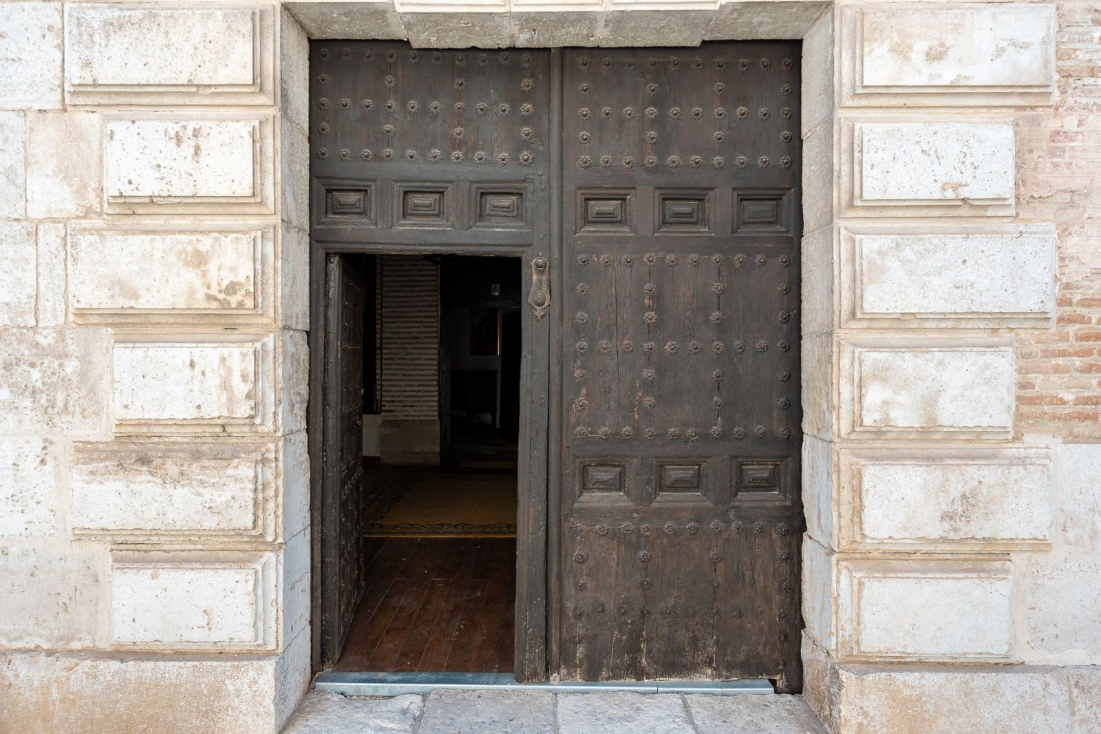 21 bedroom Hotel for sale in Yepes - € 500,000 (Ref: 8273948)