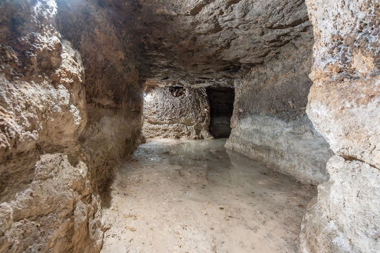 21 bedroom Hotel for sale in Yepes - € 500,000 (Ref: 8273948)