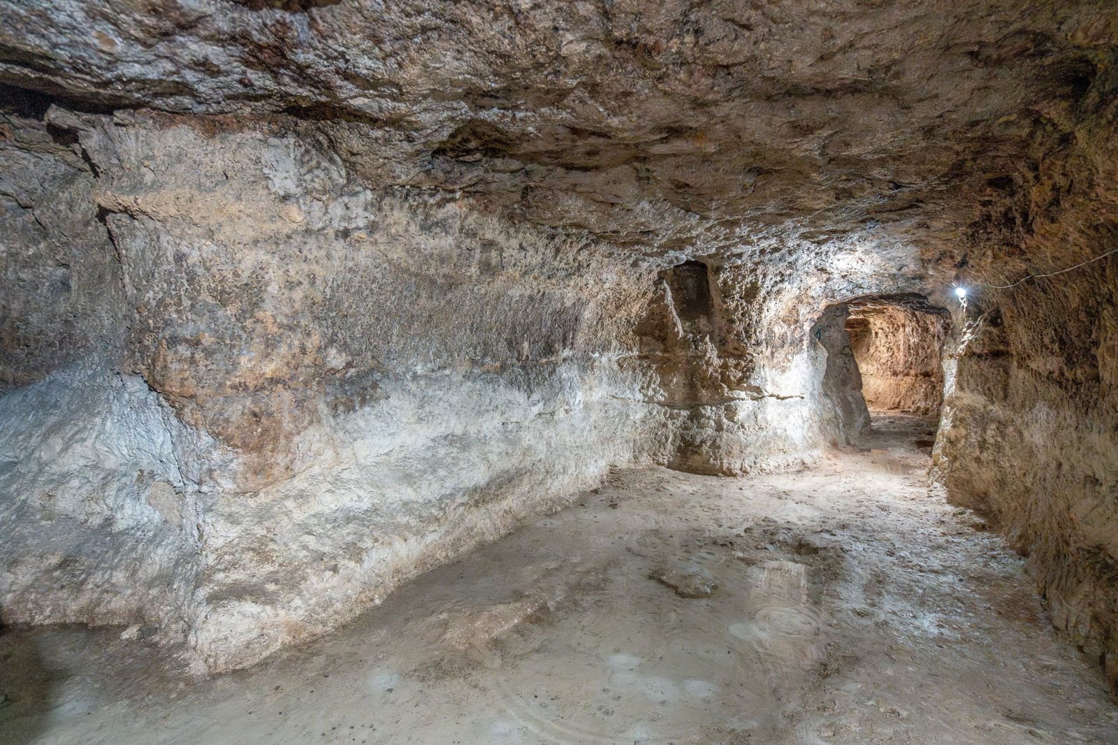 21 bedroom Hotel for sale in Yepes - € 500,000 (Ref: 8273948)