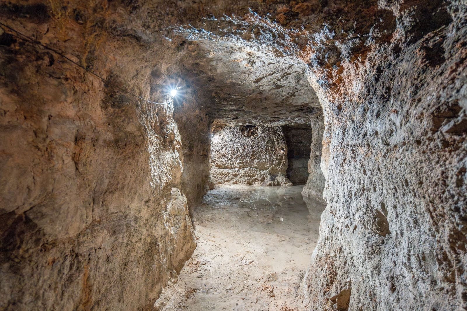 21 bedroom Hotel for sale in Yepes - € 500,000 (Ref: 8273948)