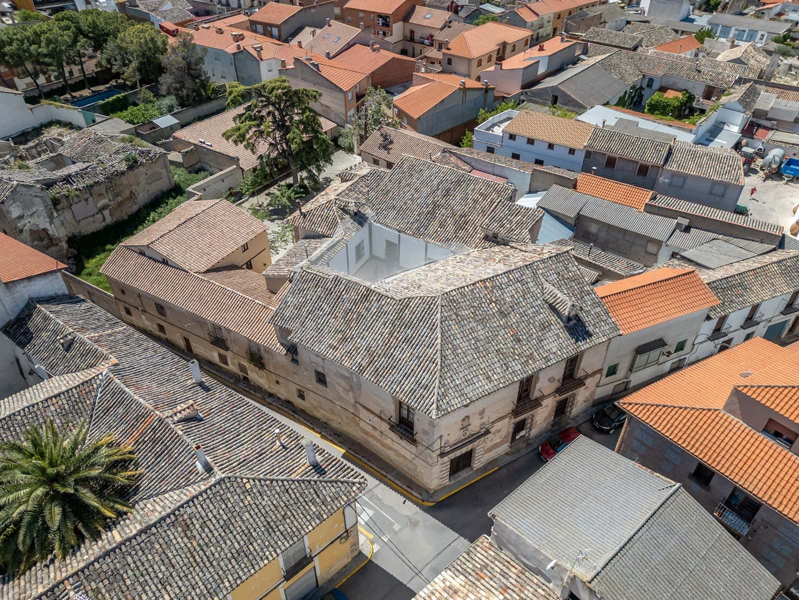 21 bedroom Hotel for sale in Yepes - € 500,000 (Ref: 8273948)