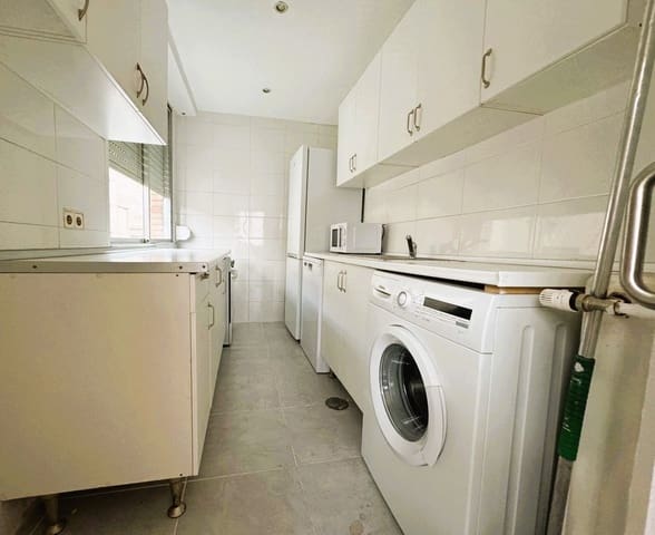 2 quarto Apartamento para arrendar em Almagro, Madrid cidade com garagem - 2 100 € (Ref: 8602484)