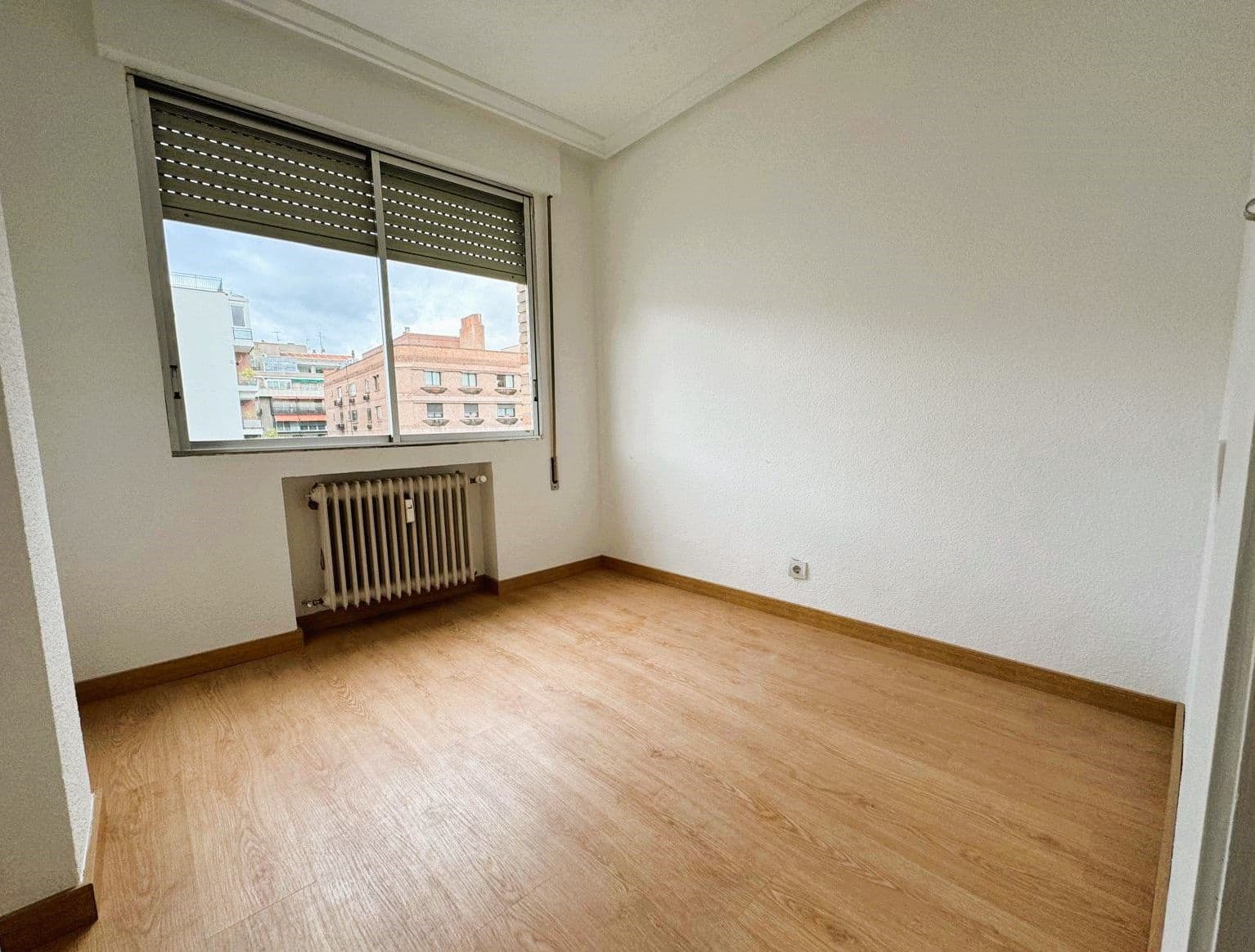 2 makuuhuone Asunto vuokrattavana paikassa Madrid kaupunki mukana 
autotalli - 2 100 € (Ref: 8602484)