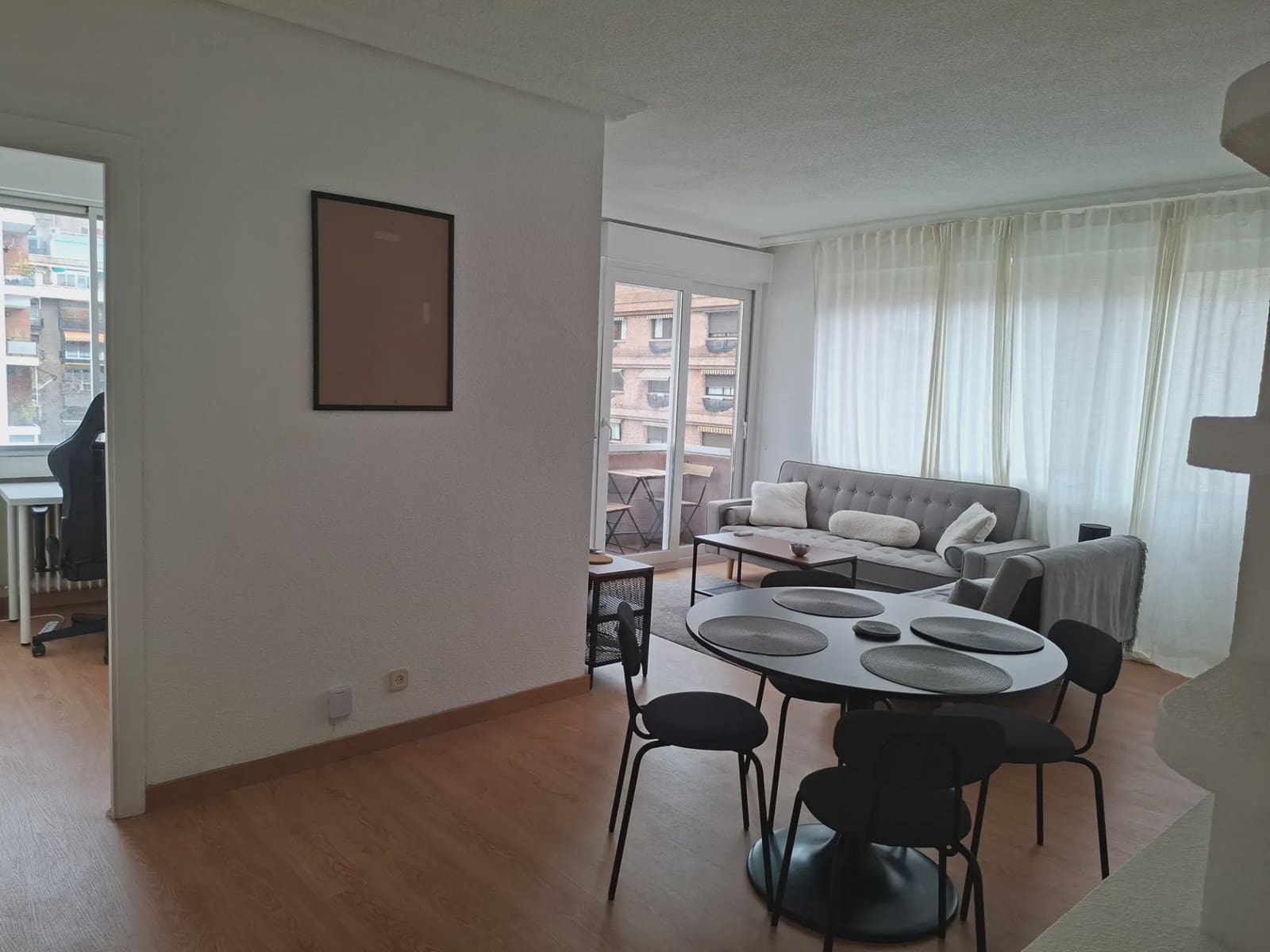 Piso de 2 habitaciones en Madrid ciudad en alquiler con garaje - 2.100 € (Ref: 8602484)