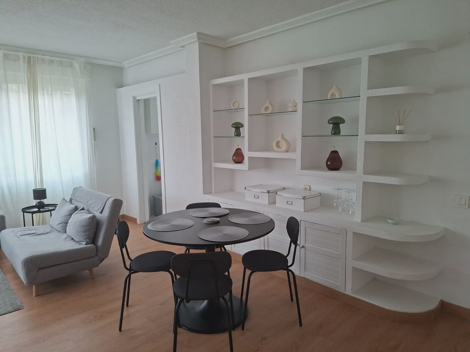 Piso de 2 habitaciones en Madrid ciudad en alquiler con garaje - 2.100 € (Ref: 8602484)
