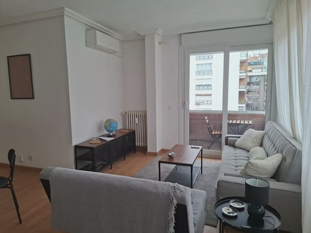 2 quarto Apartamento para arrendar em Almagro, Madrid cidade com garagem - 2 100 € (Ref: 8602484)