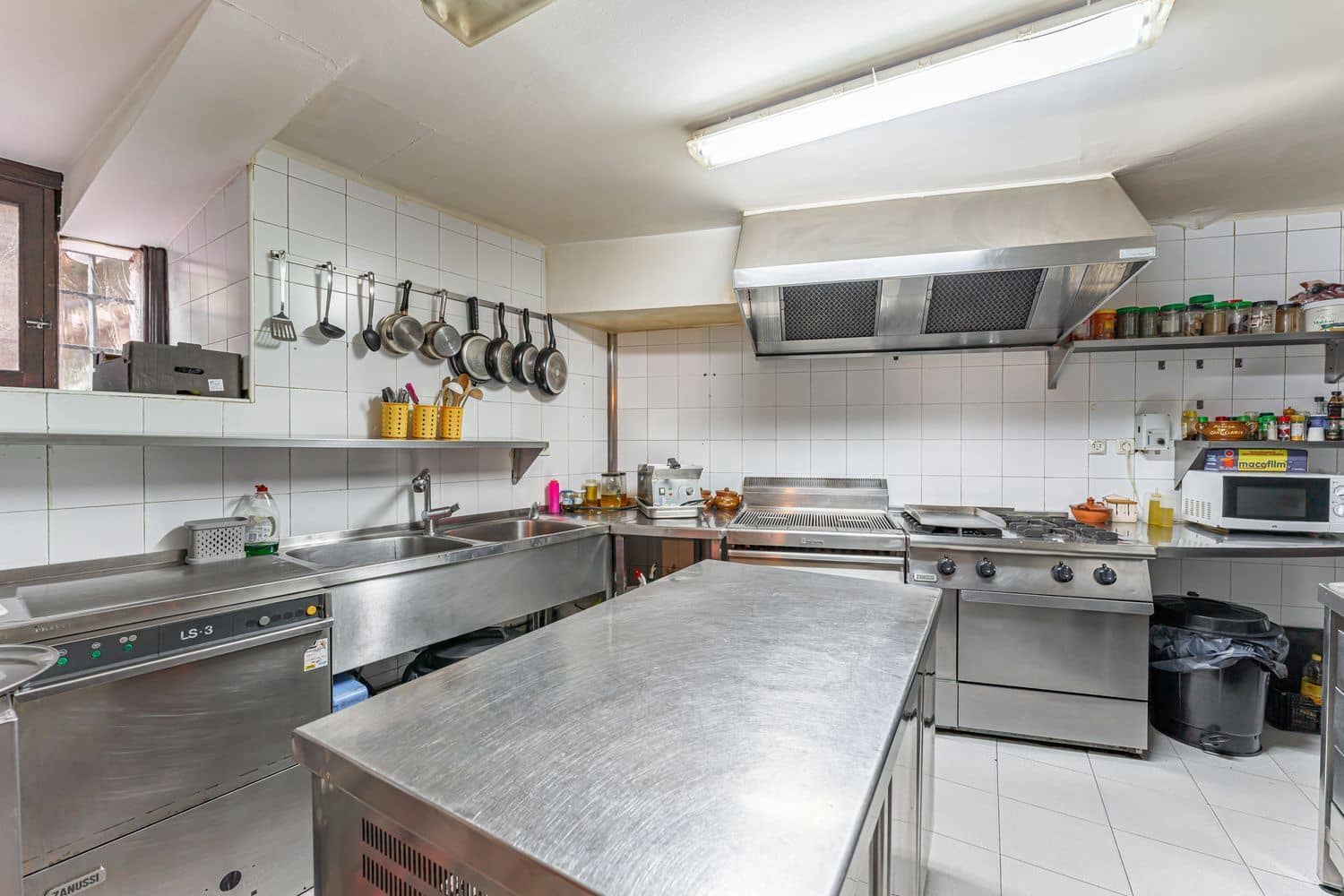 15 soveværelse Hotel til salg i Candelario med garage - € 650.000 (Ref: 8610148)