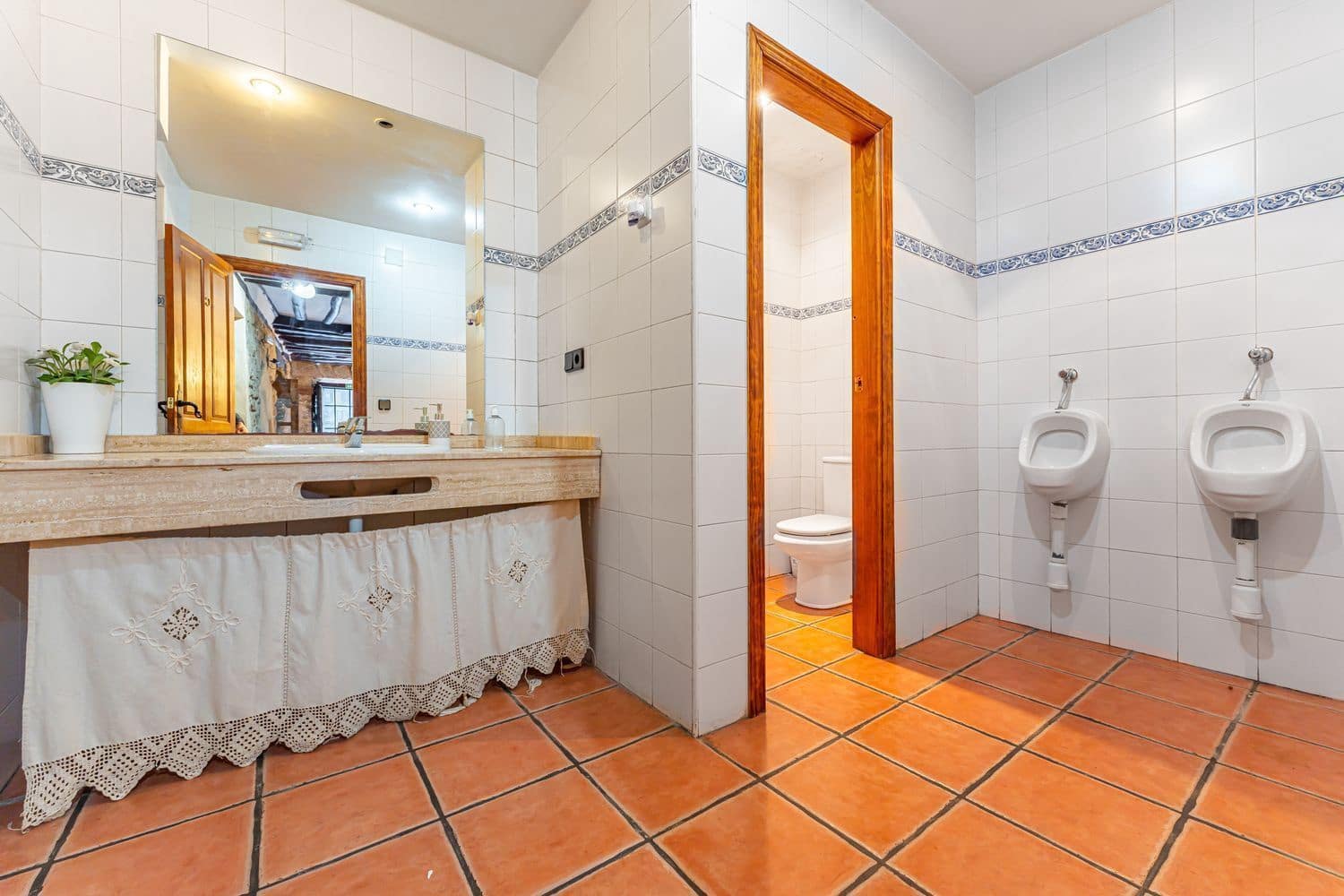 15 soveværelse Hotel til salg i Candelario med garage - € 650.000 (Ref: 8610148)