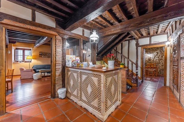 15 bedroom Hotel for sale in Candelario with garage - € 650,000 (Ref: 8610148)