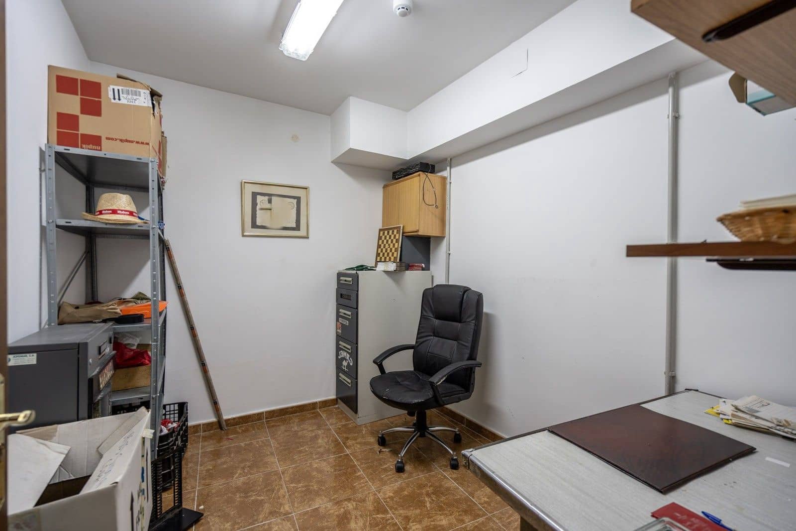 Commercial for sale in Mejorada del Campo - € 350,000 (Ref: 8696937)