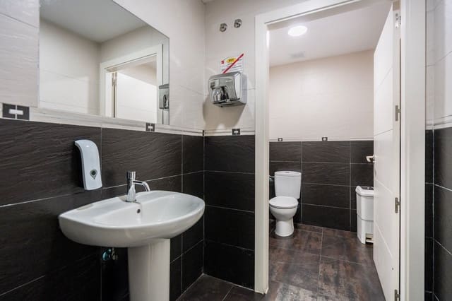 Commercial for sale in Mejorada del Campo - € 350,000 (Ref: 8696937)