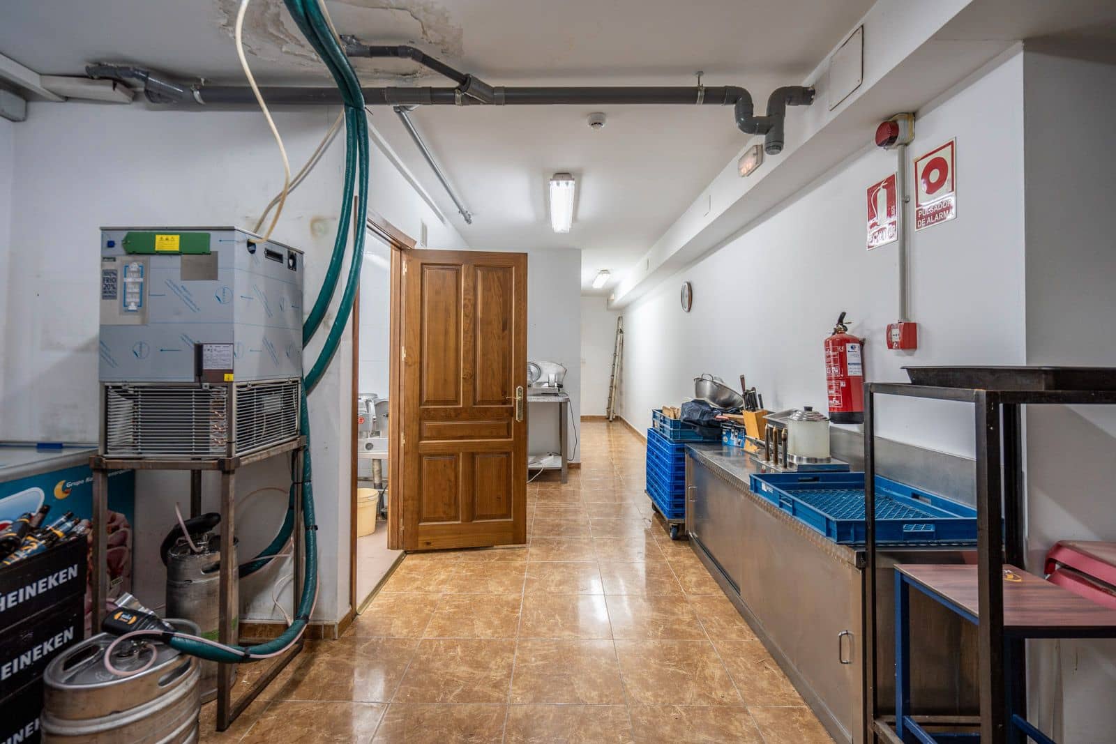 Commercial for sale in Mejorada del Campo - € 350,000 (Ref: 8696937)