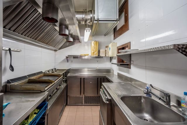 Commercial for sale in Mejorada del Campo - € 350,000 (Ref: 8696937)