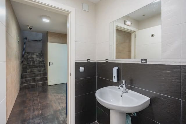 Komercyjne na sprzedaż w Mejorada del Campo - 290 000 € (Ref: 8696937)