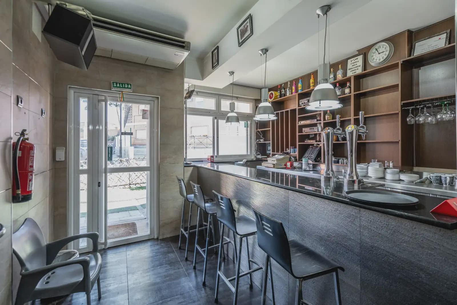 Commercieel te koop in Mejorada del Campo - € 290.000 (Ref: 8696937)