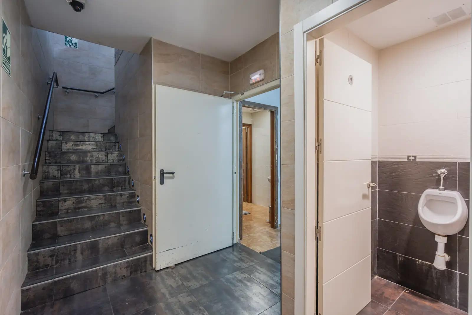 Commercieel te koop in Mejorada del Campo - € 290.000 (Ref: 8696937)