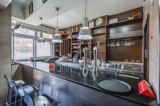 Komercyjne na sprzedaż w Mejorada del Campo - 290 000 € (Ref: 8696937)