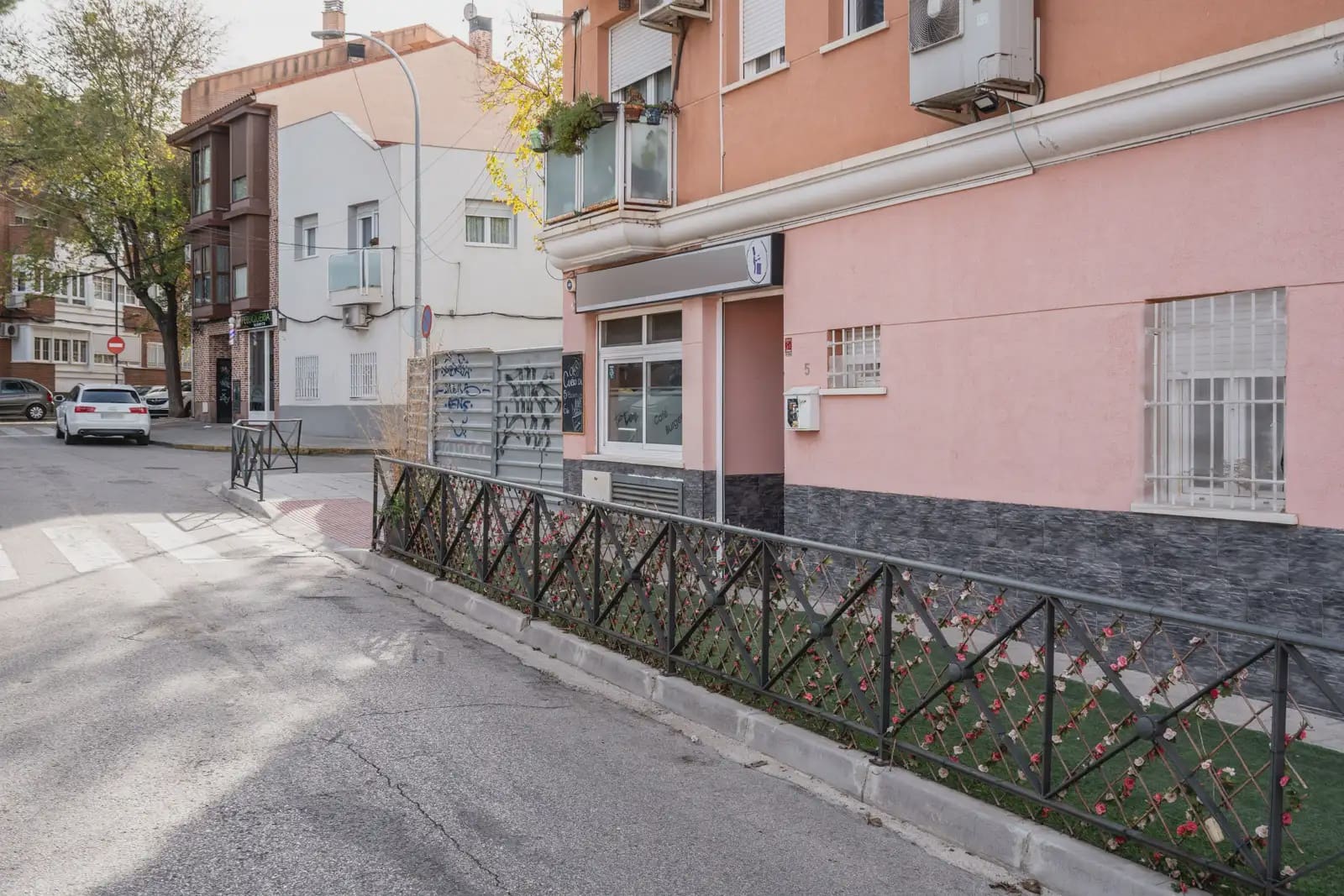 Commercieel te koop in Mejorada del Campo - € 290.000 (Ref: 8696937)