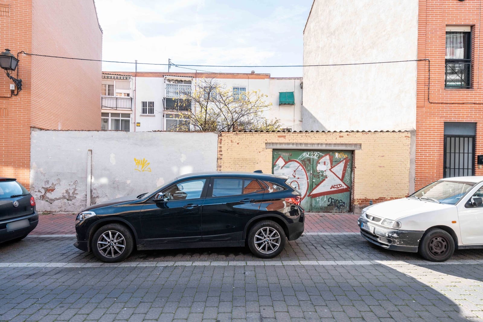 Grunde uden byggetilladelser til salg i Madrid by - € 350.000 (Ref: 8718567)